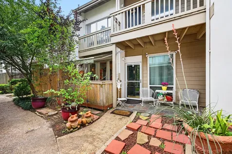 2100 Tanglewilde Street 225 Houston TX 77063