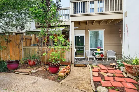 2100 Tanglewilde Street 225 Houston TX 77063