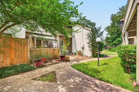 2100 Tanglewilde Street 225 Houston TX 77063