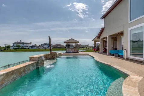8 Cypress Point Court Manvel TX 77578