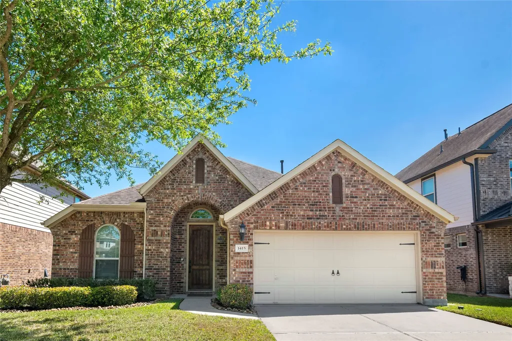 1415 Nacogdoches Valley Drive League City TX 77573