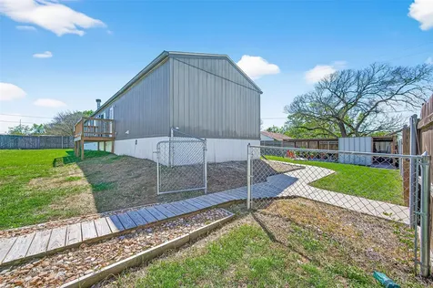 22218 Madison Street Bedias TX 77831