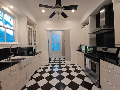 2526 Ursuline Street Galveston TX 77550