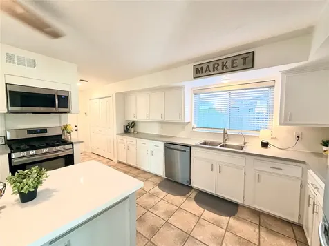 7215 Creek Crest Drive Houston TX 77095
