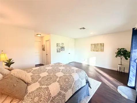 7215 Creek Crest Drive Houston TX 77095