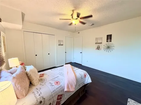 7215 Creek Crest Drive Houston TX 77095