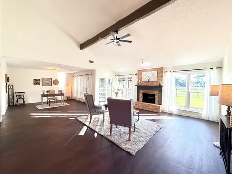 7215 Creek Crest Drive Houston TX 77095