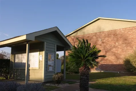 18800 Egret Bay Boulevard 905 Webster TX 77058