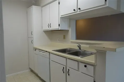 18800 Egret Bay Boulevard 905 Webster TX 77058