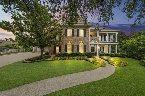 18 Dappled Sun Place The Woodlands TX 77381