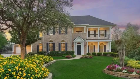 18 Dappled Sun Place The Woodlands TX 77381