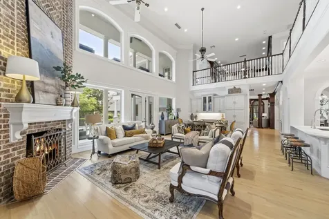 18 Dappled Sun Place The Woodlands TX 77381