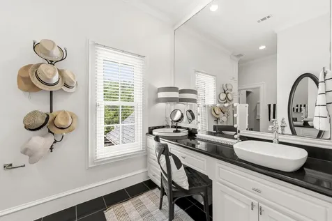 18 Dappled Sun Place The Woodlands TX 77381