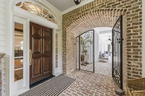 18 Dappled Sun Place The Woodlands TX 77381