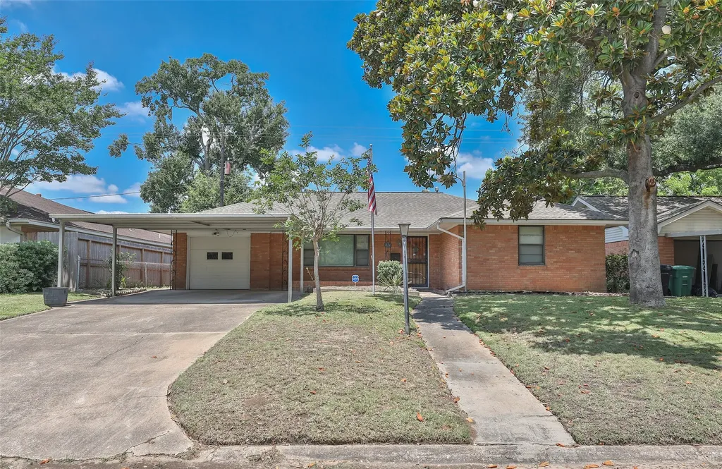 874 Judiway Street Houston TX 77018