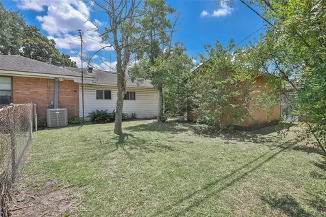 874 Judiway Street Houston TX 77018