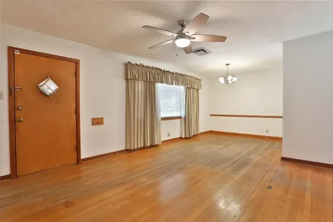 874 Judiway Street Houston TX 77018