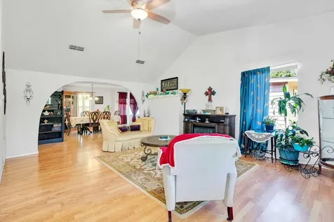90 County Road 2852 Cleveland TX 77327