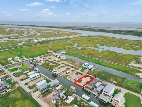 1120 Gator Point Port Bolivar TX 77650