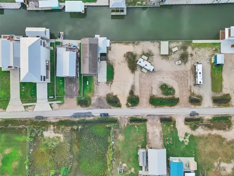 1120 Gator Point Port Bolivar TX 77650