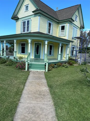 100 Welch Avenue Palacios TX 77465
