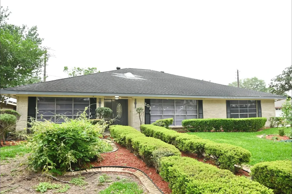 202 Coronation Drive Houston TX 77034