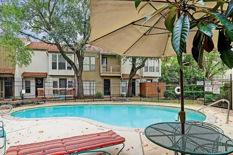 2100 Tanglewilde Street 318 Houston TX 77063