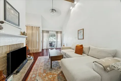 2100 Tanglewilde Street 318 Houston TX 77063