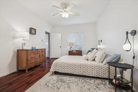 2100 Tanglewilde Street 318 Houston TX 77063