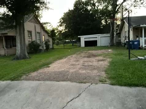517 N Lake Avenue Eagle Lake TX 77434