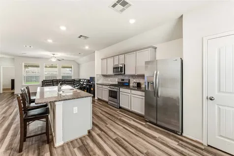 677 Summer Shores Lane La Marque TX 77568