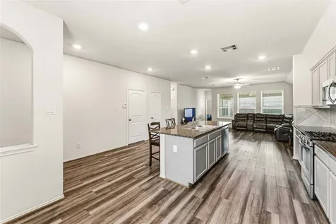 677 Summer Shores Lane La Marque TX 77568