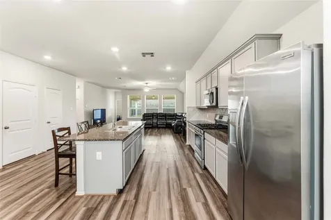 677 Summer Shores Lane La Marque TX 77568