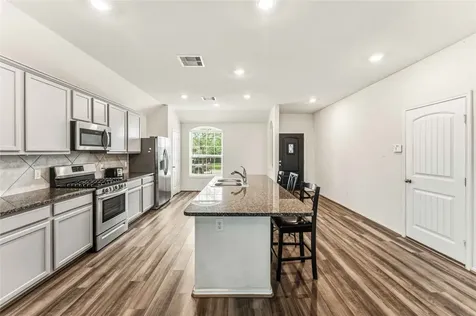 677 Summer Shores Lane La Marque TX 77568