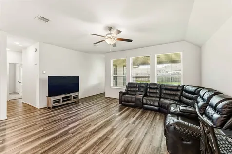 677 Summer Shores Lane La Marque TX 77568