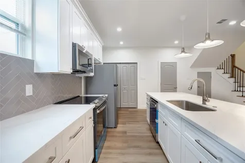 2753 Redrock Street B Houston TX 77088