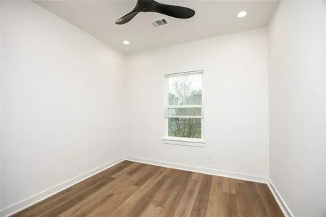 2753 Redrock Street B Houston TX 77088