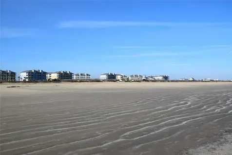 4221 Grassy Pointe Drive 203 Galveston TX 77554