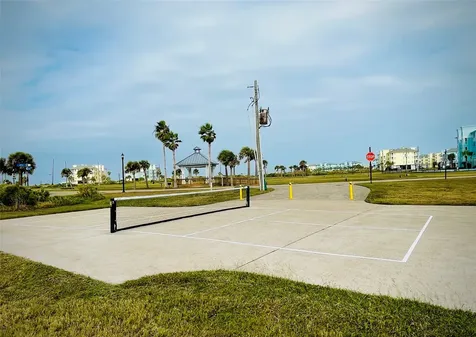 4221 Grassy Pointe Drive 203 Galveston TX 77554