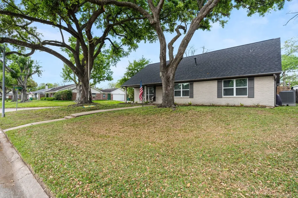 9214 Bintliff Drive Houston TX 77074