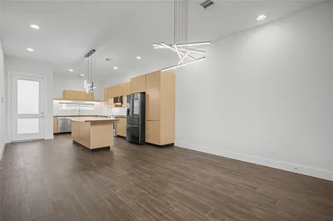 5519 Paraiso Place Houston TX 77091