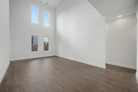 5519 Paraiso Place Houston TX 77091