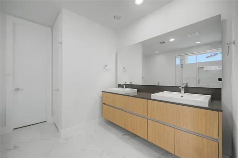 5519 Paraiso Place Houston TX 77091