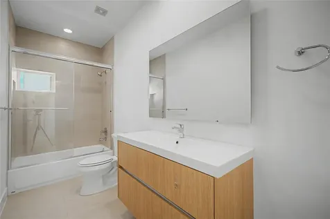 5519 Paraiso Place Houston TX 77091