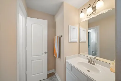 14710 Castle Cove Lane Houston TX 77044