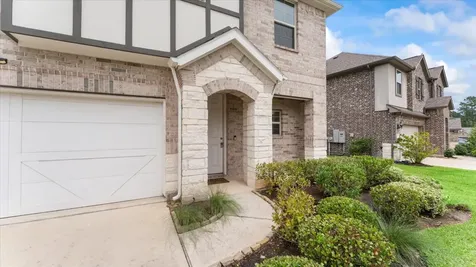 327 Honey Mesquite Path Conroe TX 77318