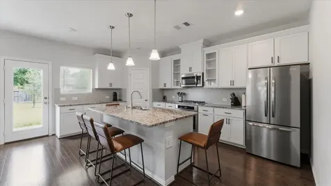 327 Honey Mesquite Path Conroe TX 77318