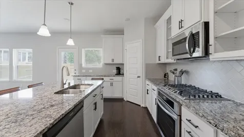 327 Honey Mesquite Path Conroe TX 77318