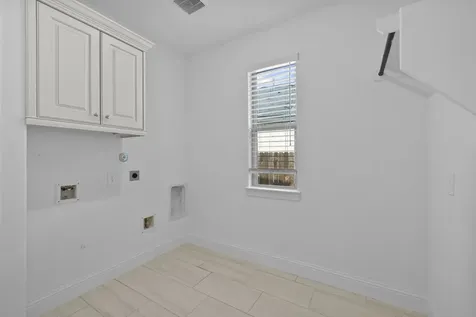 1021 Lakemont Bend Lane Pinehurst TX 77362