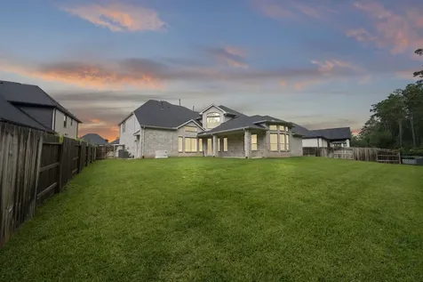1021 Lakemont Bend Lane Pinehurst TX 77362